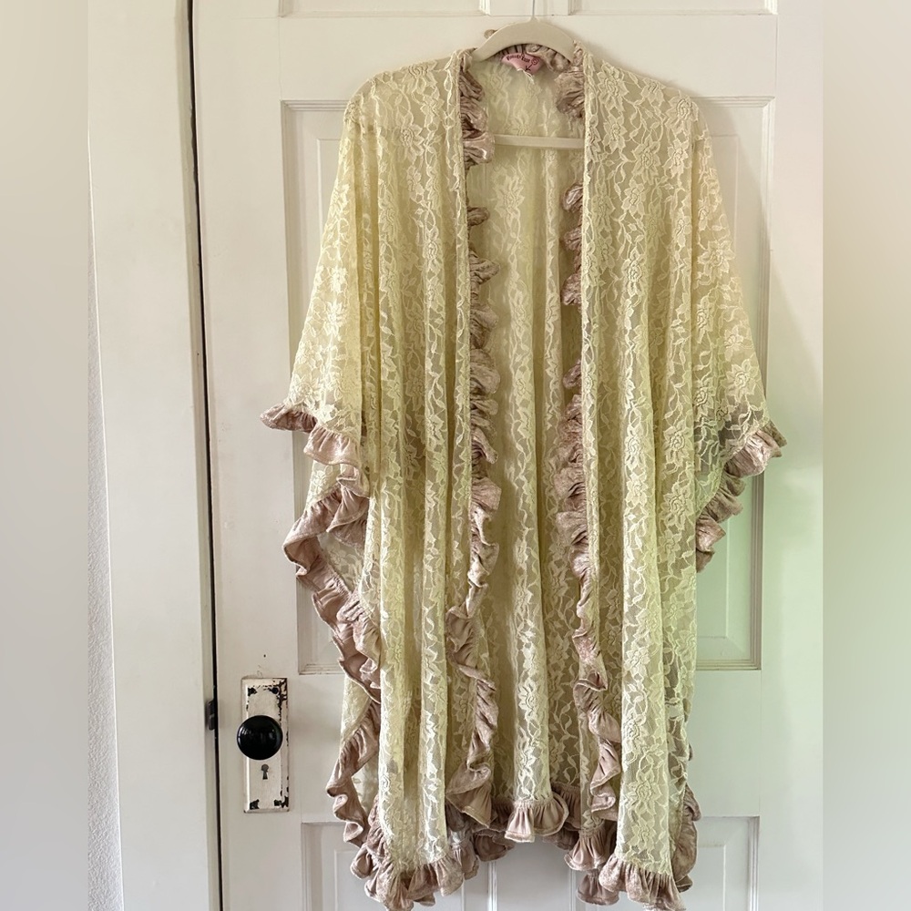 Ivory lace wrap/kimono with taupe velvet ruffle trim.